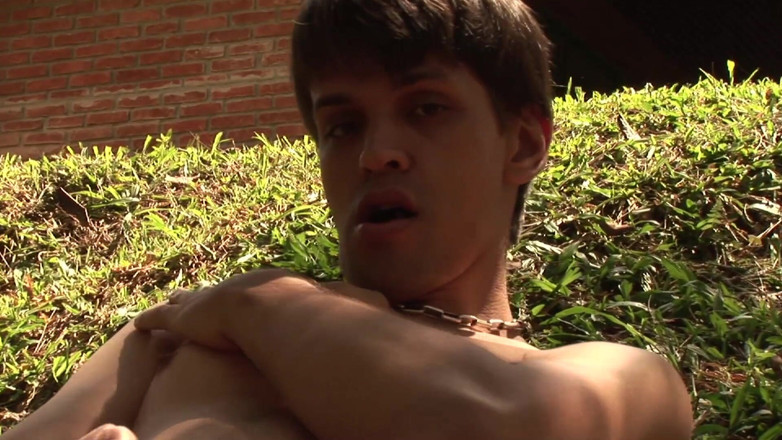 Male Dream: Latina se masturba ao sol