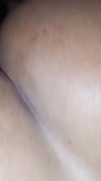 La mia sorellastra mi ha detto di venire nel suo buco del culo.