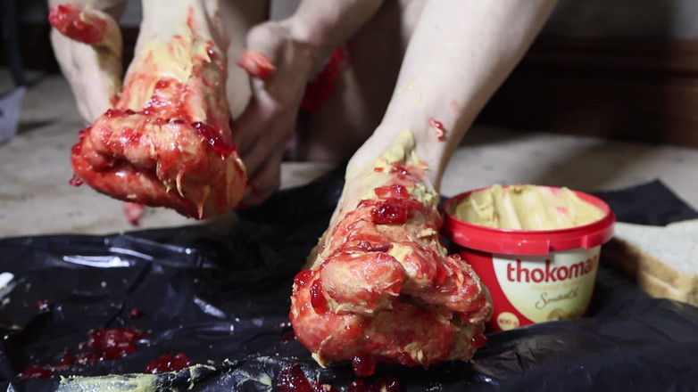 Gianna: 花生酱、果冻和恋足癖幻想