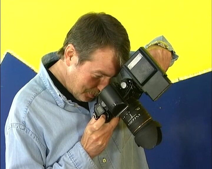 Deutsche Damen: Awek Jerman jahat menelan mani selepas aksi bertiga kencing