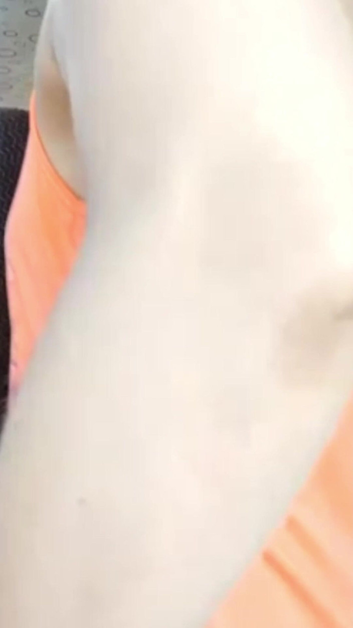 AnnyAndyelli: Une Grosse Bite Noire Nue Se Fait Baiser Dans Une...