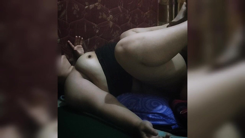 my_wife_chubby: Bitte fick mich. Meine muschi ist schon nass, ich bin...