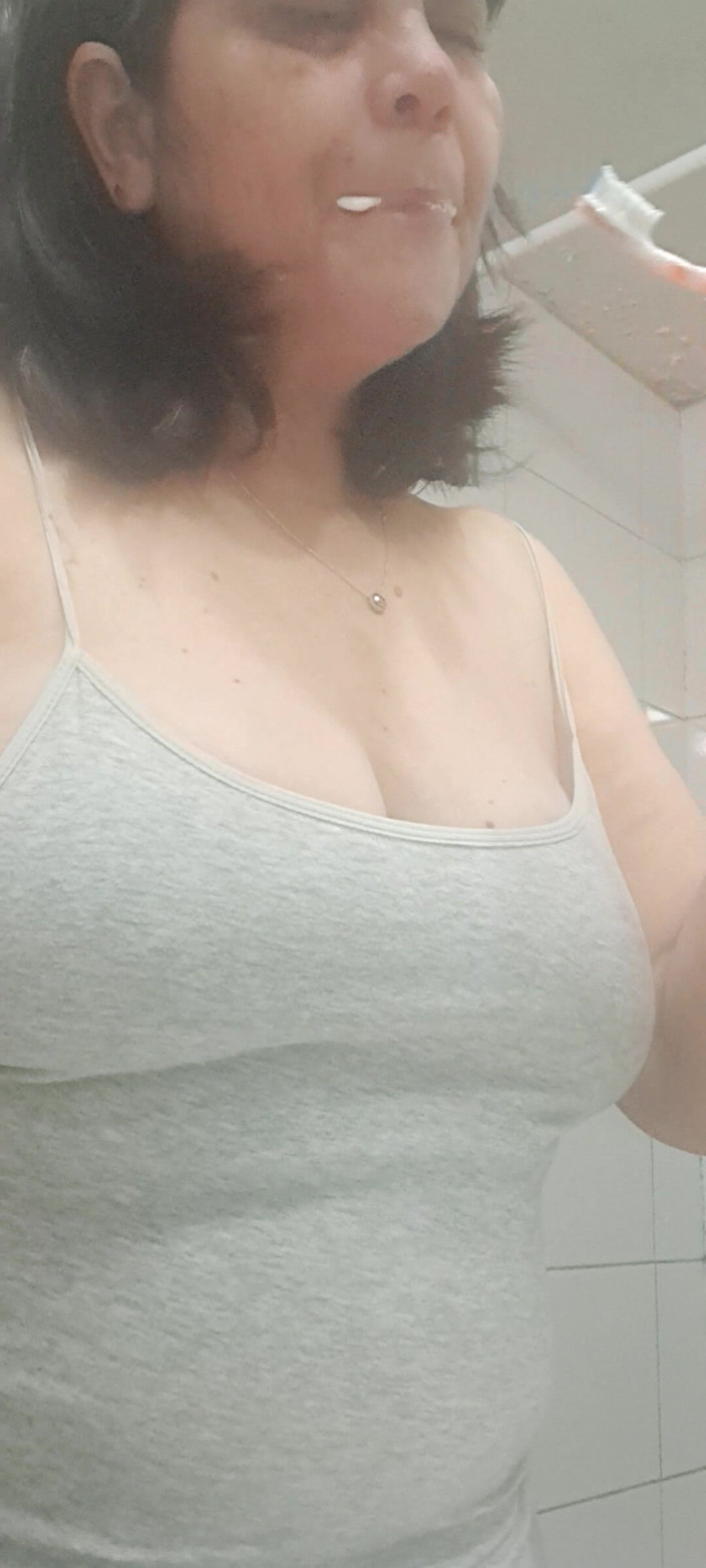 Mommy big hairy pussy: 입안의 파스타