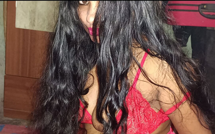 Queen4desi: Gadis seksi ini pertama kali pamer wajah aslinya queen4desi