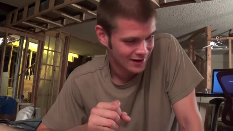 Jay's Amateur Straight Guys: Hetero Diesel geeft Jay een pijpbeurt in 2k!