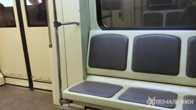 Extremalchiki: Subway rush hour handjob