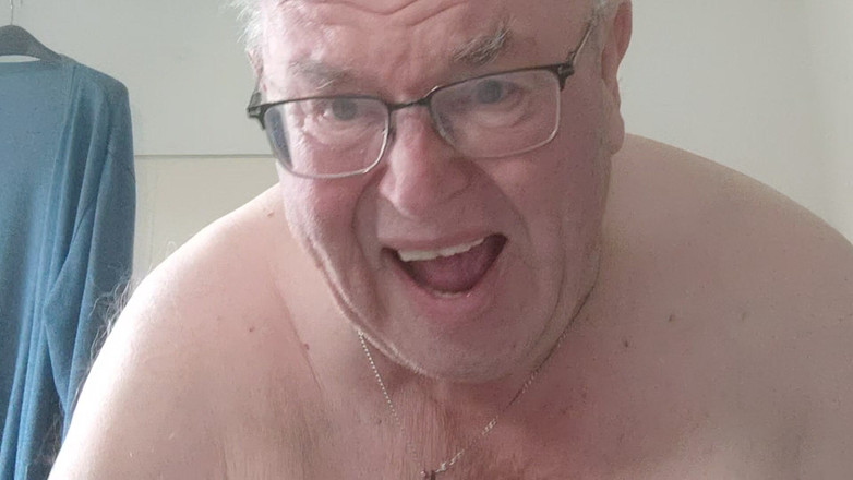 Karlchengeil: Güzel ateşli göğüslerim ve meme uçlarım