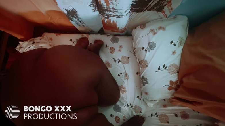 BongoXXX: Grande Culo Culone Msanzi Mamma Succhia Il Mio Cazzo Prima...
