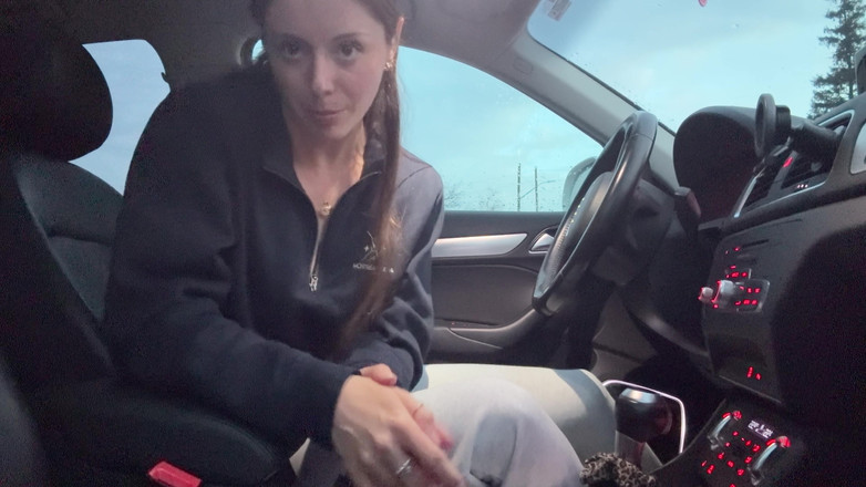 Nadia Foxx: 前席でオーガズムを経験すること!!