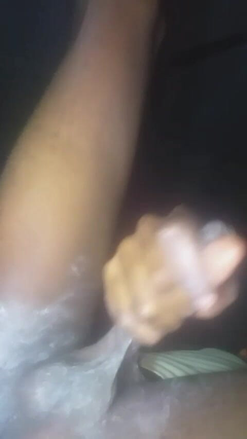 Badman4606: Cowok ini nggak tahan lagi sama spermanya.