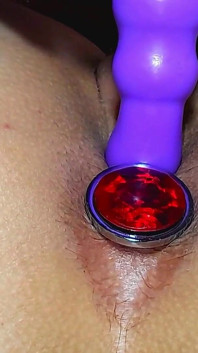 Lala Licious - Anální kolík a gape
