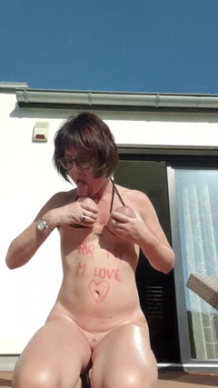 JulieEroticDress: Pesi sulle labbra per estensione