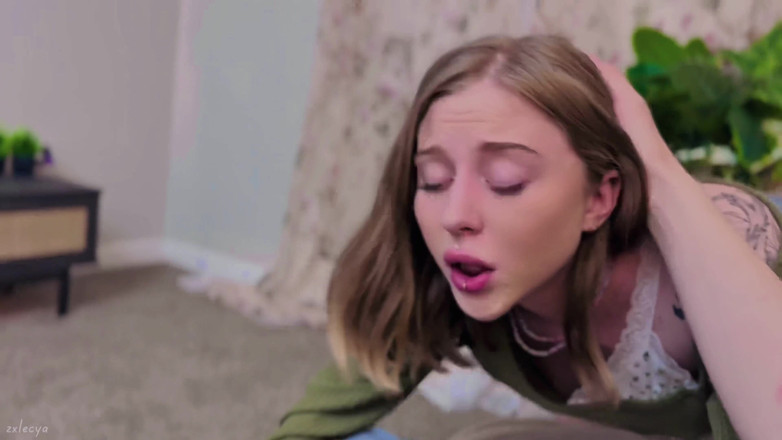 Zxlecya: The Secret of Kissing From a Step Sister