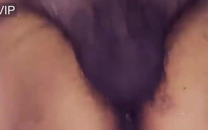 Faphouse VIP: Une bhabhi desi à gros cul se fait baiser en levrette