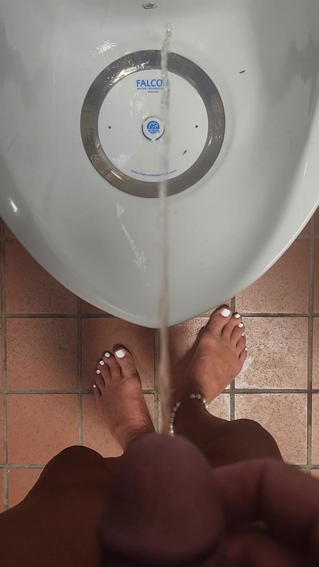 Pissing at the Cruising Park Barefoot and a Little Loose (Sarahhampton)