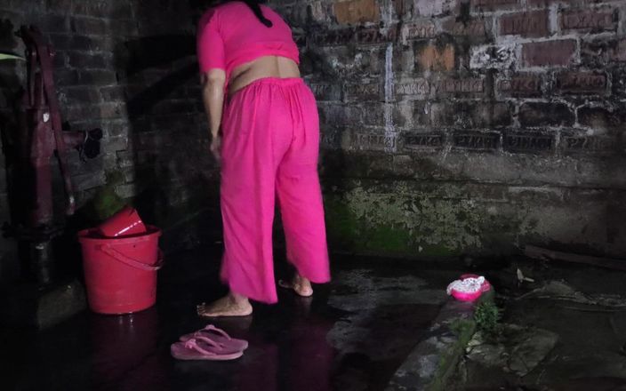 SAFI-SEXY: Istriku lagi mandi