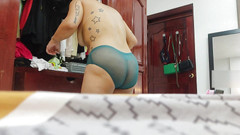 irina69star: Smyslná služka tančí při svlékání