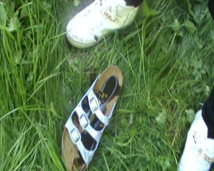 tammara big: Precaución Al Aire Libre: Orino Incluso Con Zapatos