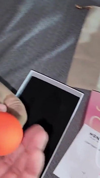 Honey Play box joi vibrátor je ideální pro díry tohoto sexuálního otroka