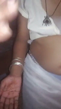 Zpět z Kovil a byla jsem tak vyděšená, že mi chybí její sexy tělo mimo její roomc