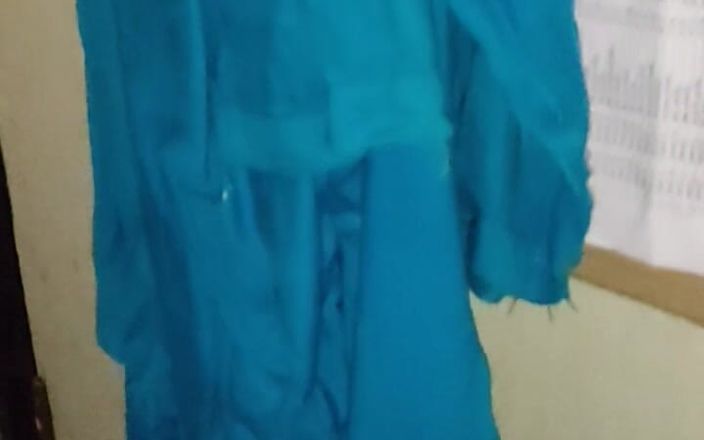 Satin and silky: Đi tiểu trên y tá Suit Salwar trong phòng thay đồ (33)