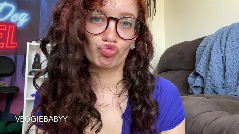 Veggiebabyy: Seduciéndote con mis grandes labios carnosos