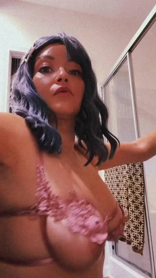 Janes Bedroom: Dancing for Daddy