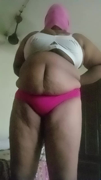 Bedroom: College Tacher Bedroom Dress Change