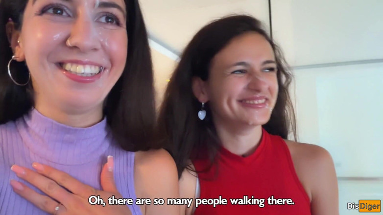 Dis Diger: Duas belezas cobertas de porra adoram caminhar - Cumwalk