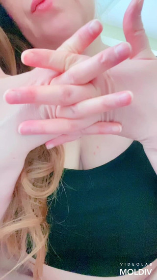 VikkiGeorgia: Pertunjukan tanganku