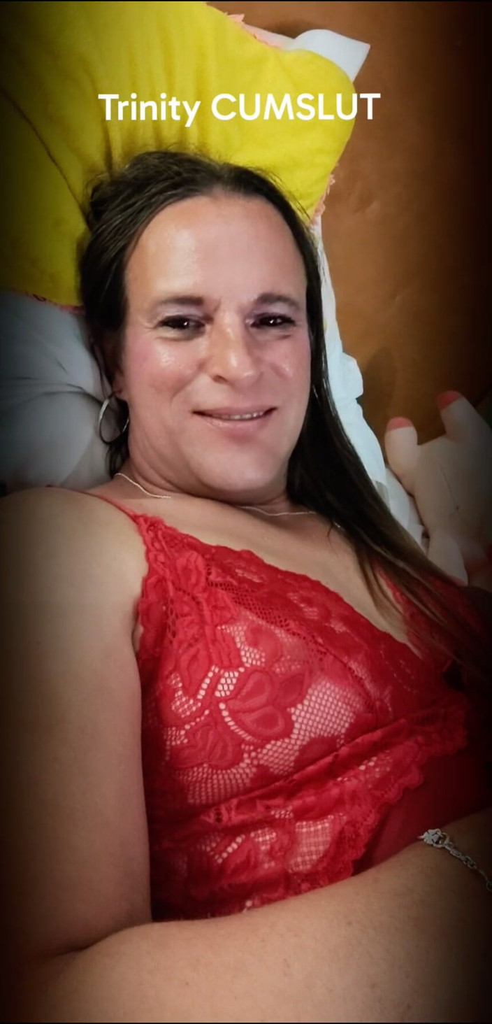 Trin luvs cum: Trinity cumslut cho tôi ăn