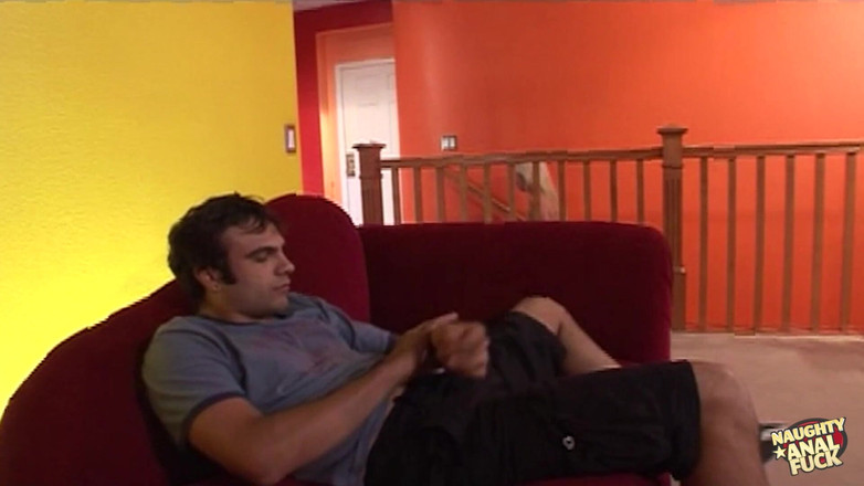 Naughty anal fuck: Žádostivá blondýnka ho nechá bušit do její těsné kundičky a...