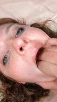 Rubia De Ojos Claros Folla Con Japoneses Calientes