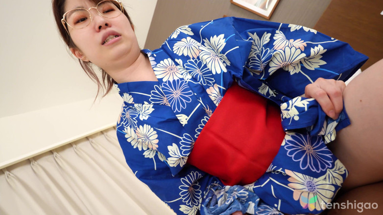 Tenshigao: Momoko Azuma torna ai nostri studi ed indossa una delle...