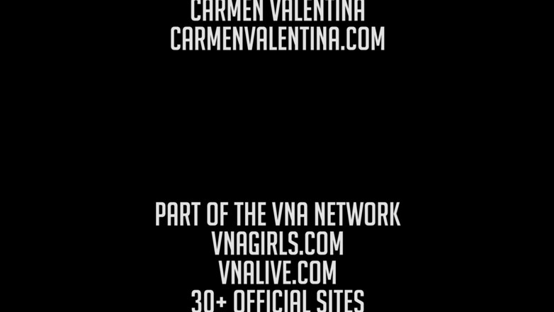 Carmen Valentina: Карме Валетіна пізно вночі, фантазія лесбійської пизди з Меггі Грін