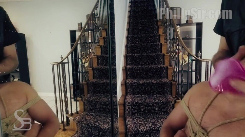 Philly Sir Videos: Schlafzimmeraugen: Jockboy lernt zu lutschen