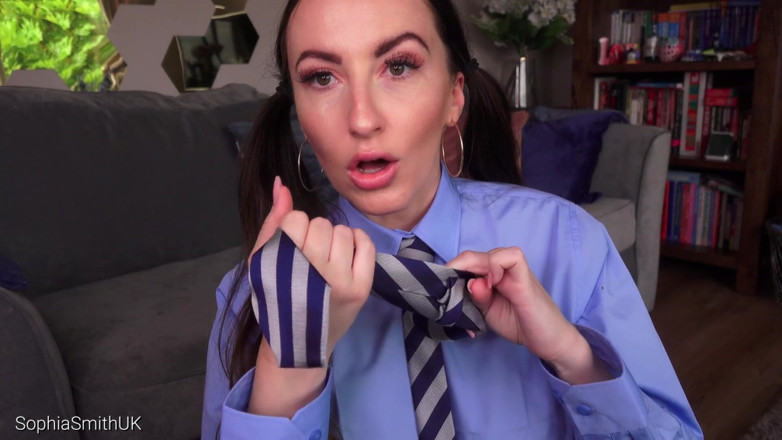 SophiaSmithUK: Blue-shirt-mädchen ermutigt und neckt