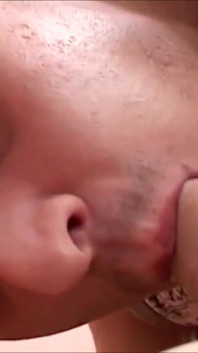 Video amateur italiano entre amigos con fuertes gemidos