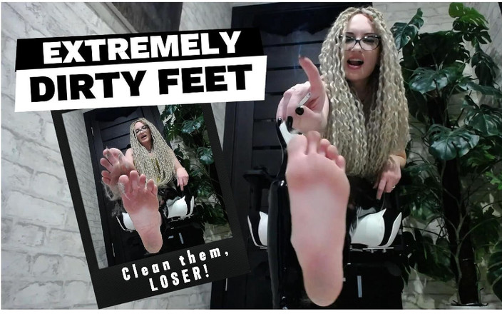 BadAssBitch: Чрезвычайно грязные ступни для неудачницы и маленький член