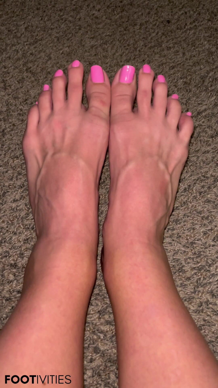 footivities: Veiny Feet After Shower - Silent Tease by Ivys Feet Footivities