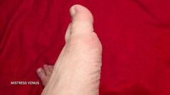 Mistress Hotwife Venus: Voetfetisj ASMR in het Spaans