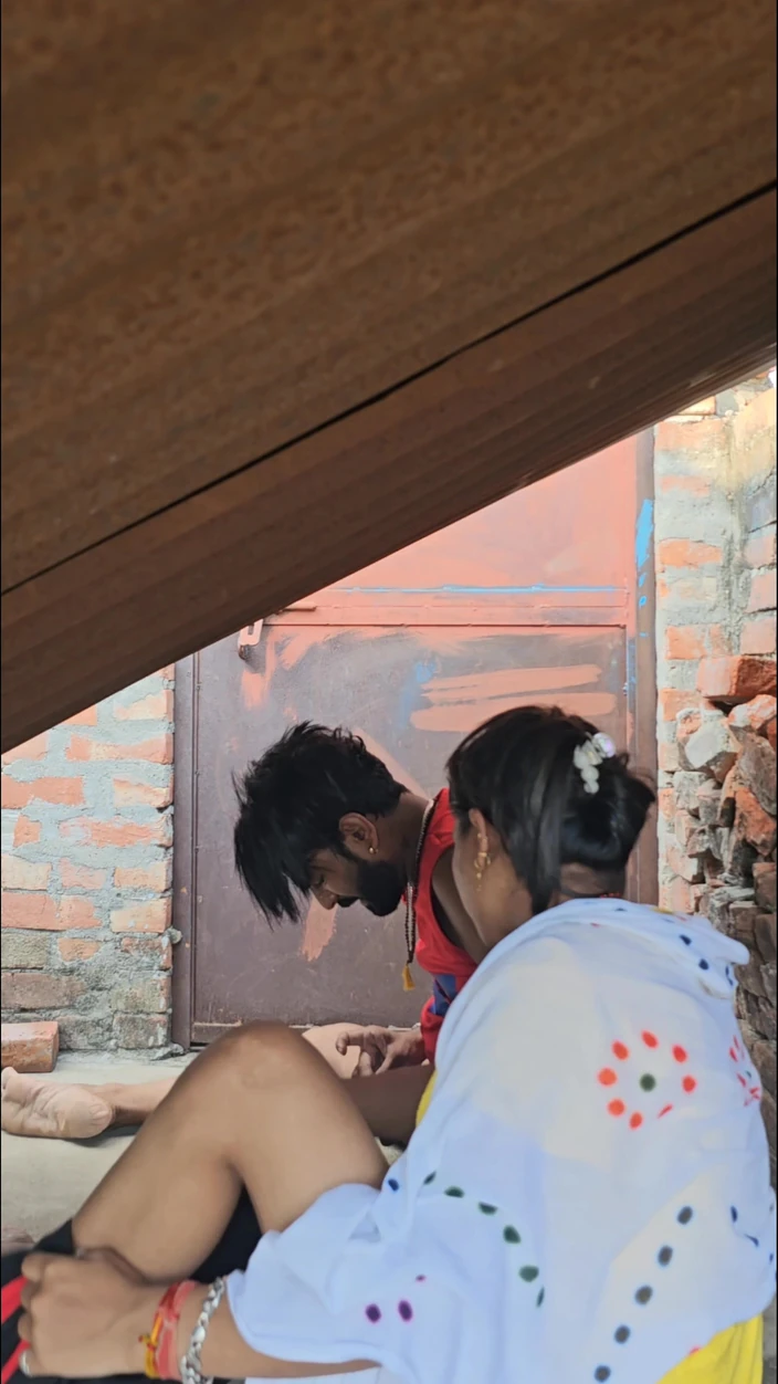 Aalox: 德西村美丽的继妹被继兄弟性交