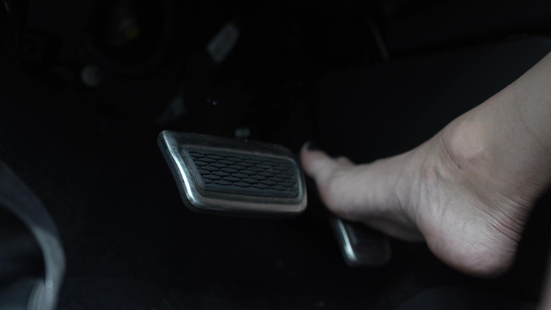 Hidi Heaventoosh: Mengepam pedal tanpa kondom