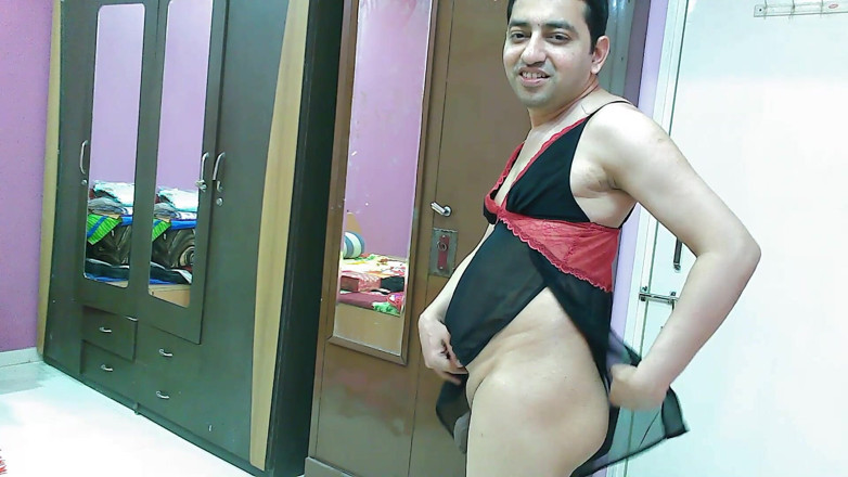 Cute & Nude Crossdresser: Si banci crossdresser femboy Sweet Lollipop dengan lingerie hitam dan...