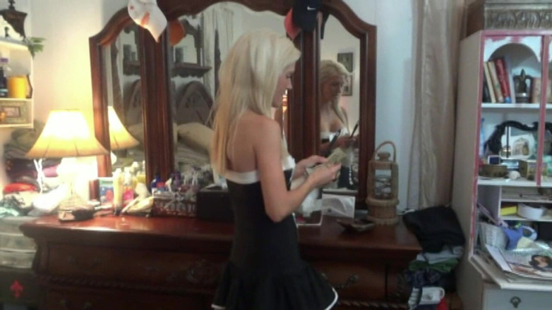 Hot wife Jolene & friends: Сперма в рот блондинки с большими сиськами и трахни ее еще