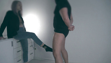 Amateur_fetish: Teen ballbusting 2 | angle 1