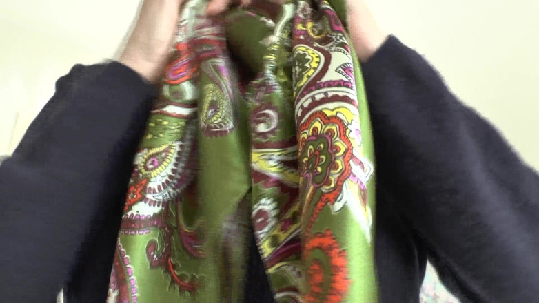 Lady Victoria Valente: Pertunjukan fesyen tudung satin dan cumshot pada kain, JOI, Lady...