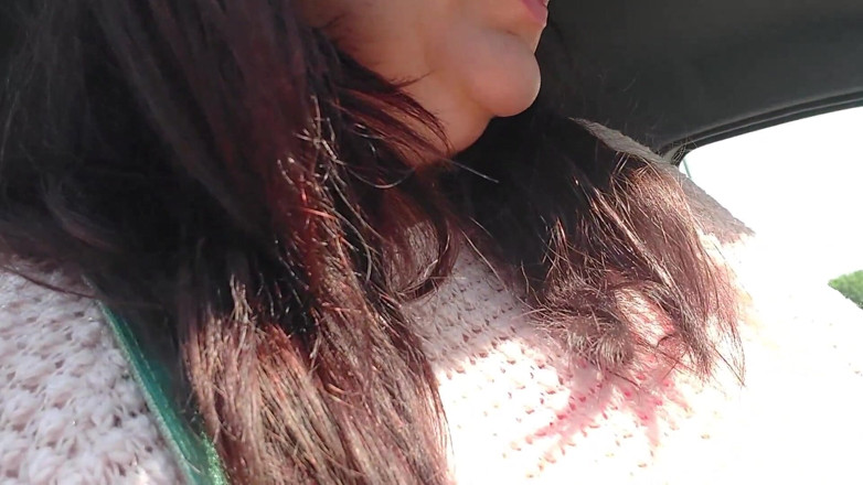 Nicoletta Embassi: Farts in a car