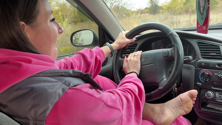 Hottie goddess: Помоение мотором, педали, насос в видео от первого лица