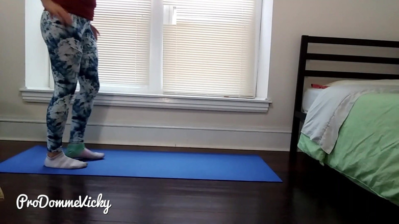 Porno angels: Pro Domme Vicky workout tape